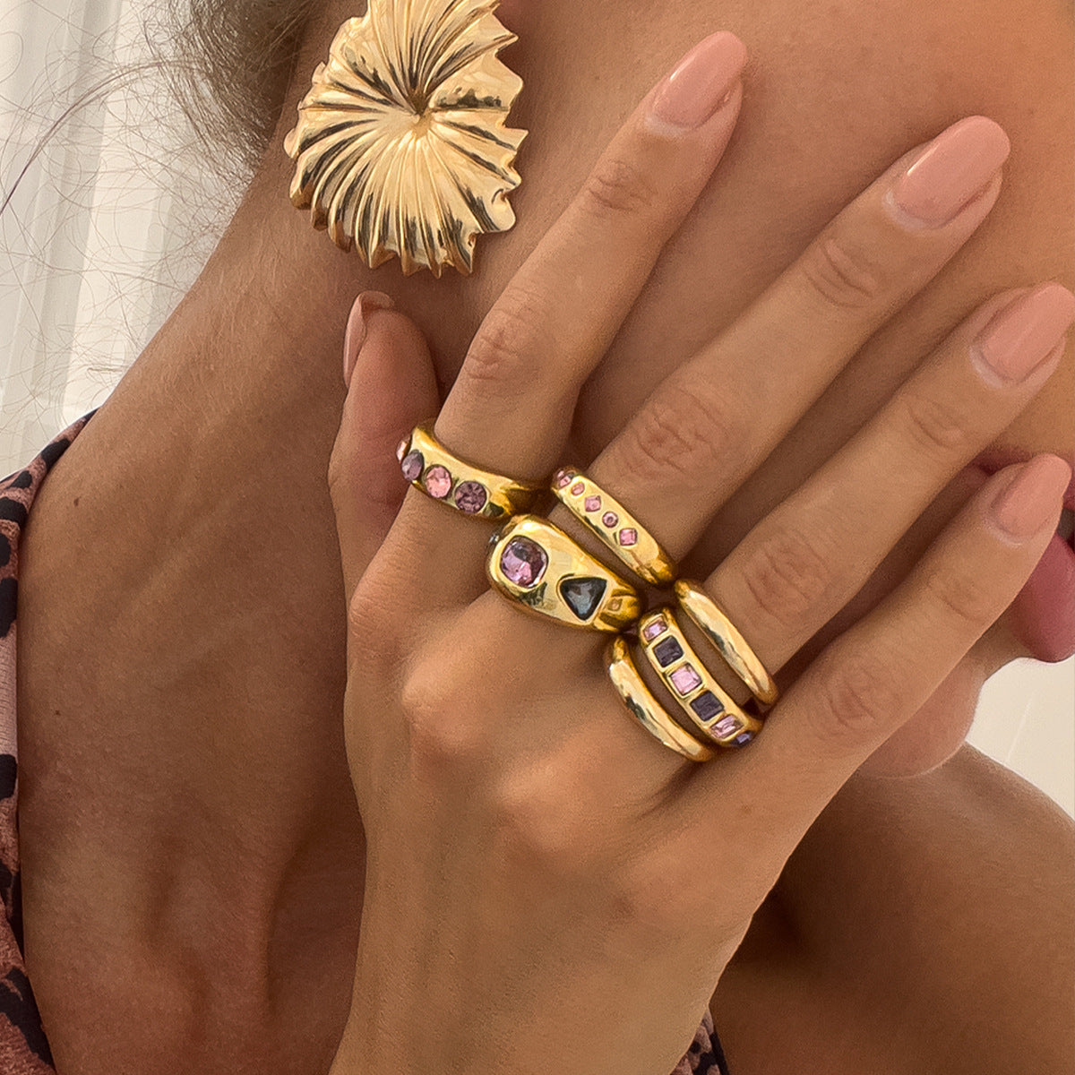Wind Color Gemstone Inlaid Ring Suit