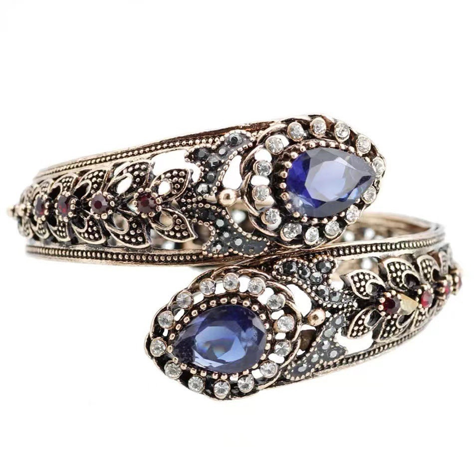 European And American Retro Alloy Gemstone Bracelet