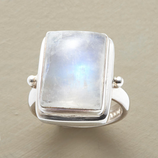 Fashion Antique Natural Gemstone Moonstone Ring